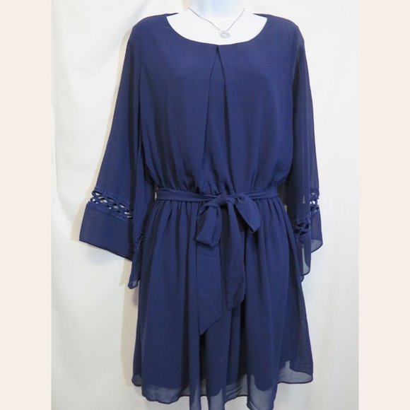 iZ Byer Bell Sleeved Dress - Picture 1 of 4